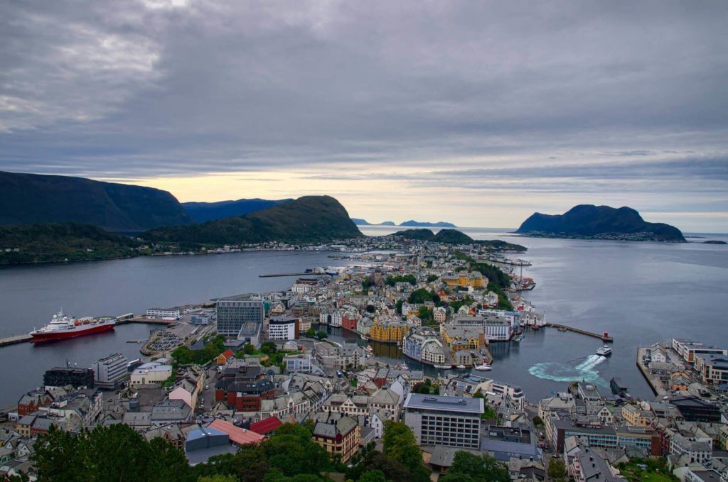 Top 10 Best Places to Visit in Norway - Tour To Planet