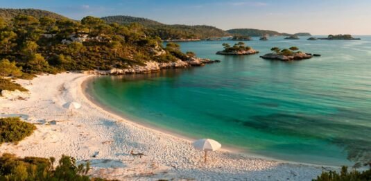 Turquoise beaches and tiny islets of the Albanian Riviera near Ksamil